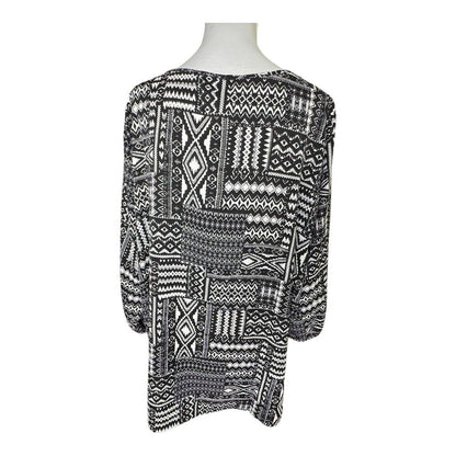 Mario Serrani Women Top SZ XXL NWT Geometric Black/White VNeck 3/4 Sleeve B2121