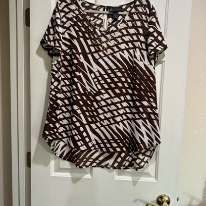 Lane Bryant Top Sz 18/20 V Neck Embellished short sleeves Brown White