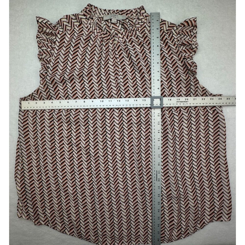LOFT Plus Sz 18 Ruffle Crew Neck Front Keyhole Flutter Sleeves Pink ZigZag Print
