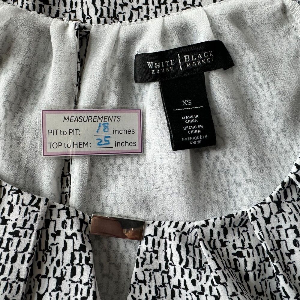 White House Black Market Top Sz XS Black White With Metal Detail Ruched sleeve