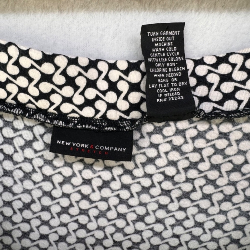 New York Company Flare Skirt Sz L Pull-On Black and White A-Line