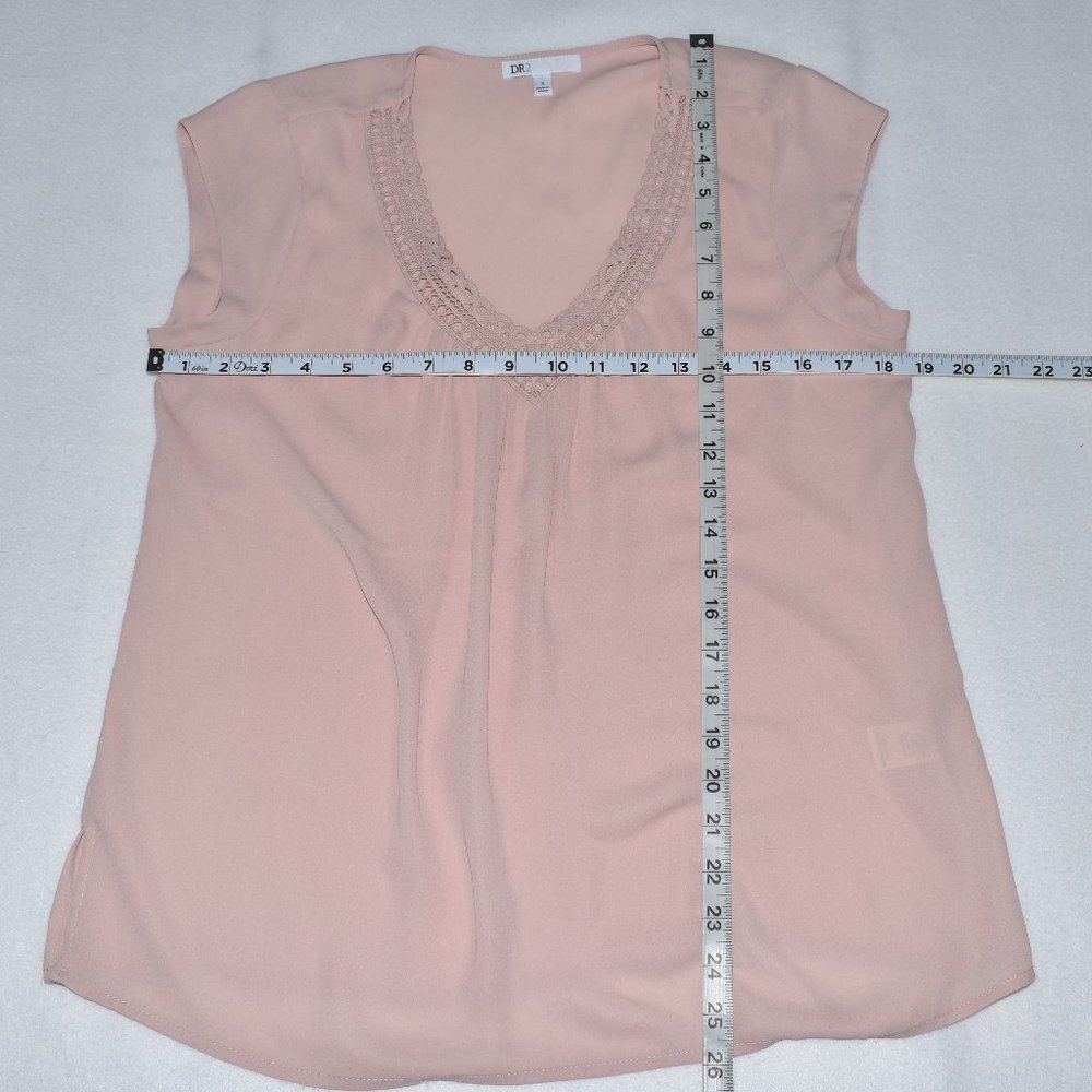 DR2 Daniel Rainn Sz S Short Sleeve Scallop Lace Trimmed V-Neck Sheer Peach