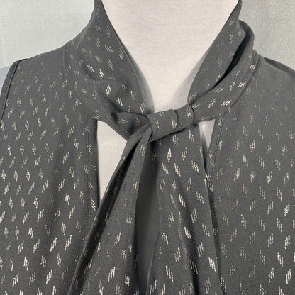Socialite Ladies Top Sz S Gray Sleeveless VNeck Tie closure