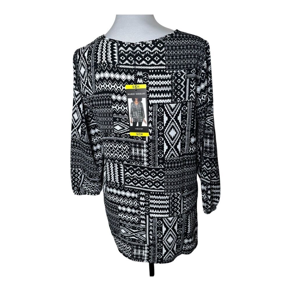 Mario Serrani Women Top SZ S NWT Geometric Black/White VNeck 3/4 Sleeve B2116
