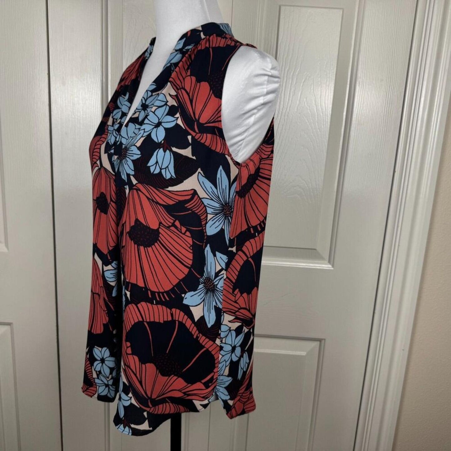 Loft Women Top Sz XS Henley Sleeveless Multicolor Floral Print