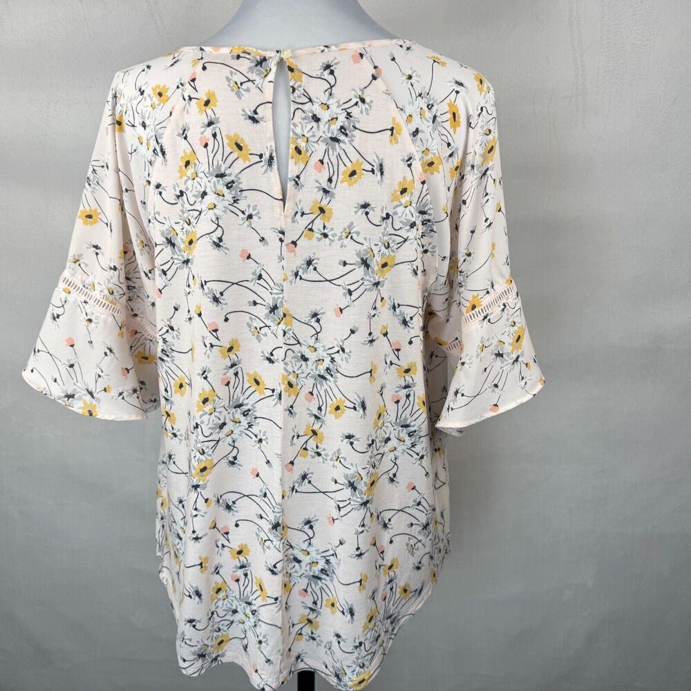 Loft Ladies Blouse Sz M Pink Floral Ruffle 3/4 Length Sleeve Ladder Trim Career