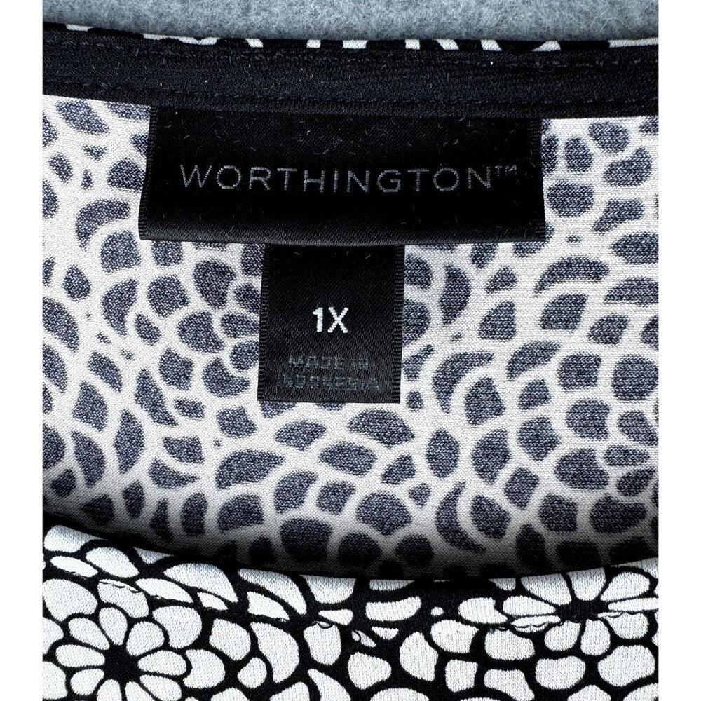 Worthington Women Black and White print Short Sleeve Top - Size 1X