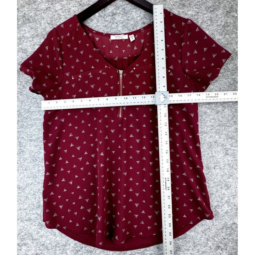 Tempted Los Angeles Women Blouse Burgundy with Gray Triangles V-Neck Zipper Sz M