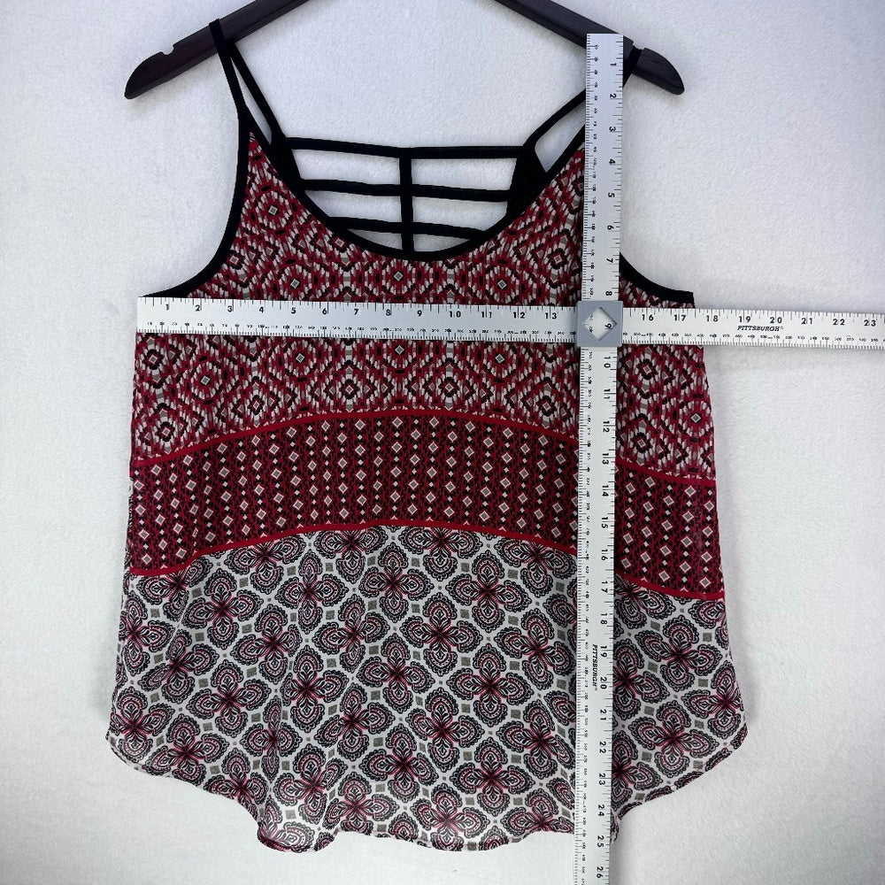 By and By Top Juniors Women Size Medium Pullover Round neck red black