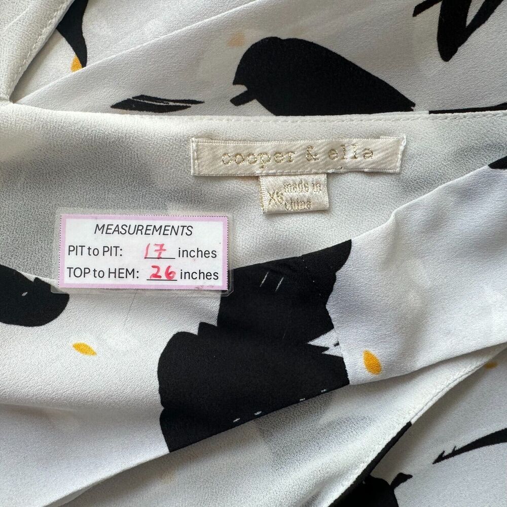 Cooper & Ella Top Sz XS Layered Off White Front Round Neck Floral Back VNeck