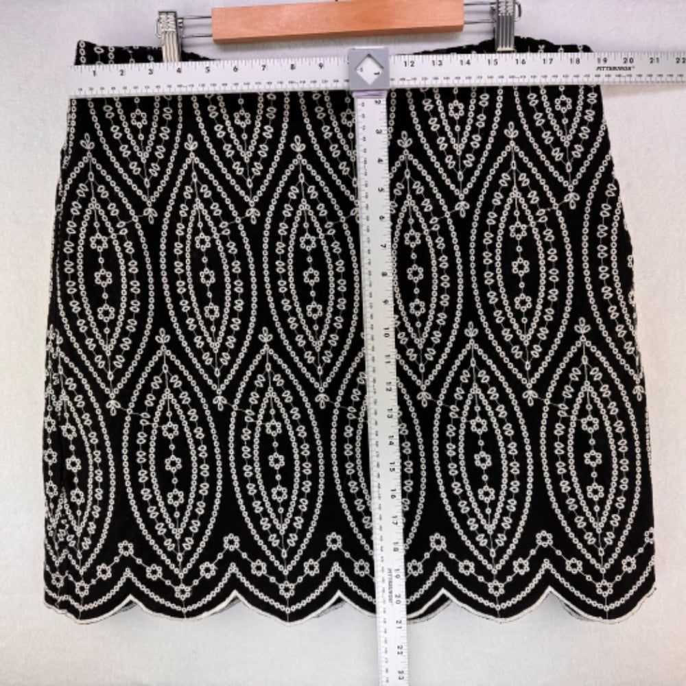 LOFT Lined Scalloped Skirt Sz 16T White embroidery on Black Side Zipper