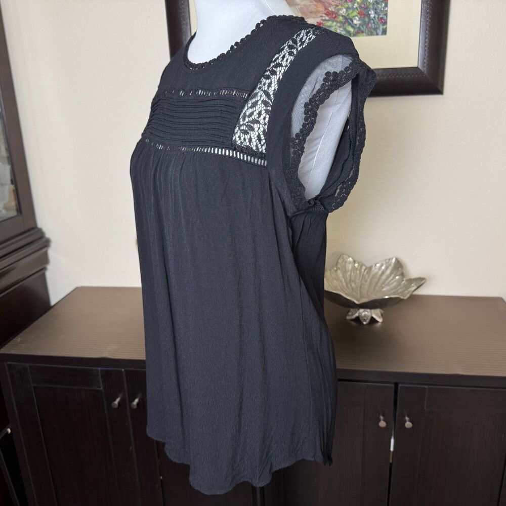 Daniel Rainn Blouse Sz M Black Rayon Ladder Stitch Lace Crochet Cap Sleeves
