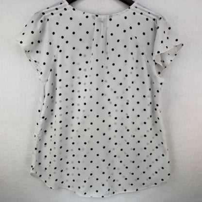 Zac and Rachel Ladies Top Sz M Tank Cap sleeve pleated shoulder polka dot