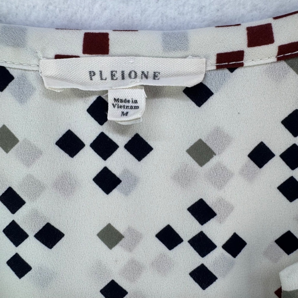 Pleione Top Women Sz M Cream blue red gray squares cap sleeves pleated back