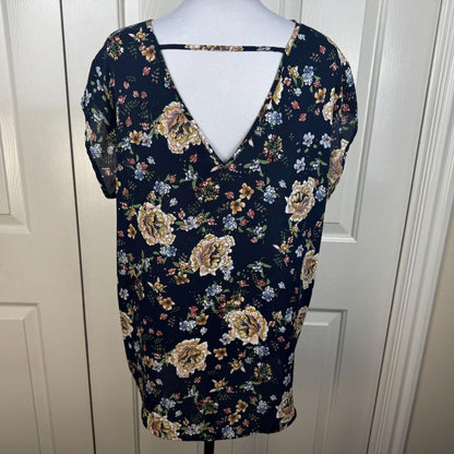 Halogen Blouse Sz XL Navy Blue Floral Print V-Neck Cap Sleeve Back Strap