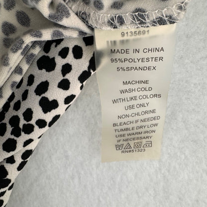 Vince Camuto Top Sz M V-Neck White and Black Print Ruched Sides Flattering Fit