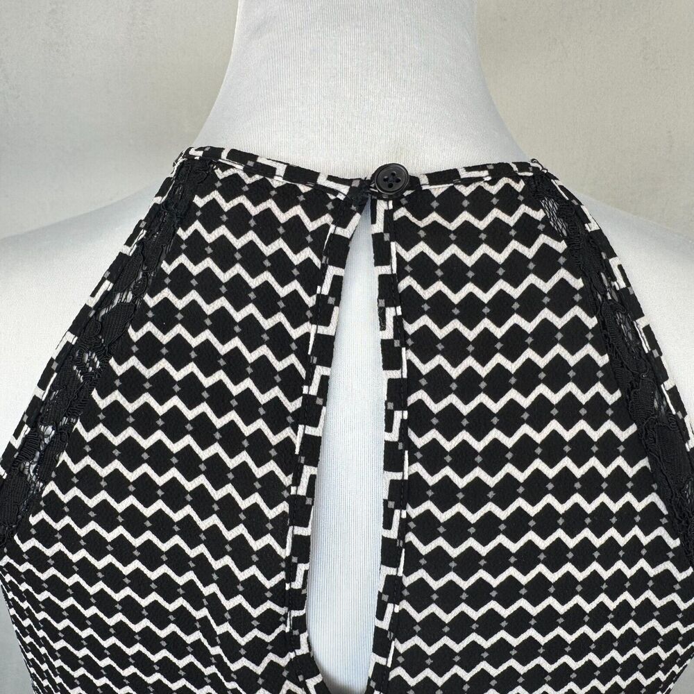 Candies Women Halter Top Sz XS Black White Geometric Print Sleeveless Lace Trim