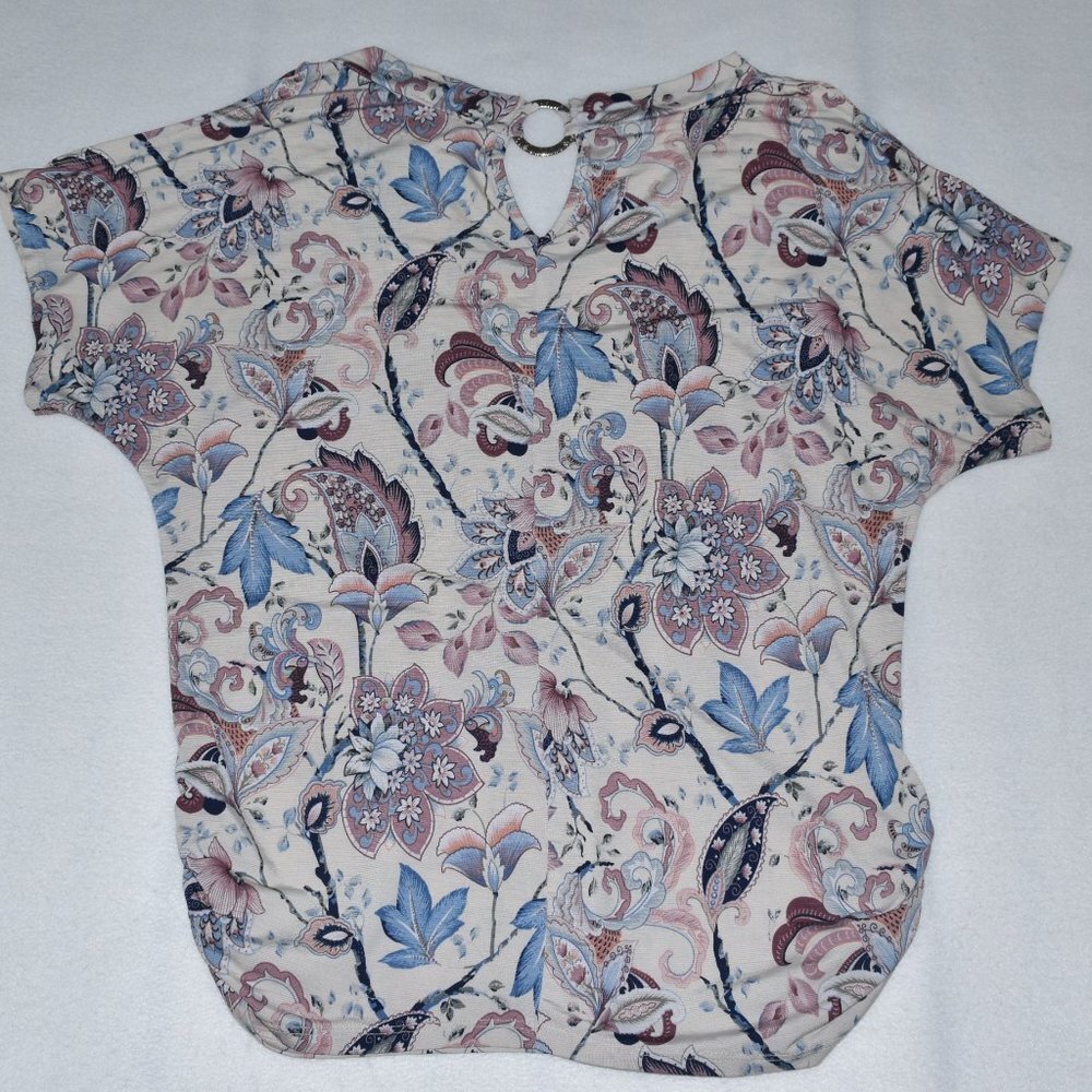 NAIF Women Top Sz S Floral VNeck Stretch Knit Short Slit Sleeve