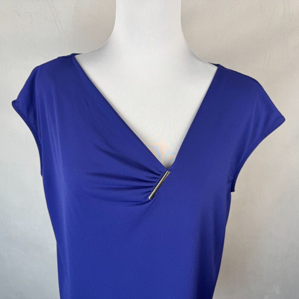 Dana Buchman Sz L Blue Stretch Top Sleeveless Asymmetrical Neckline Metal