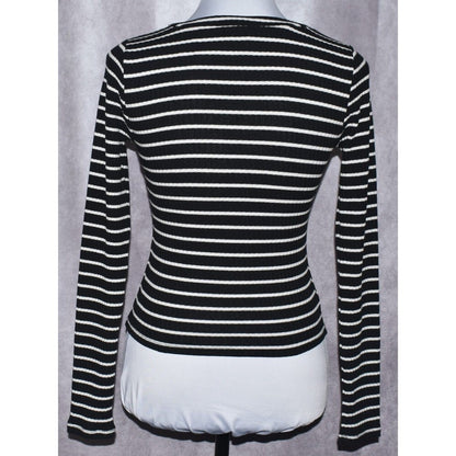 Forever 21 Womens Top Black and White stripes Stretch  V-Neckline - Size Small