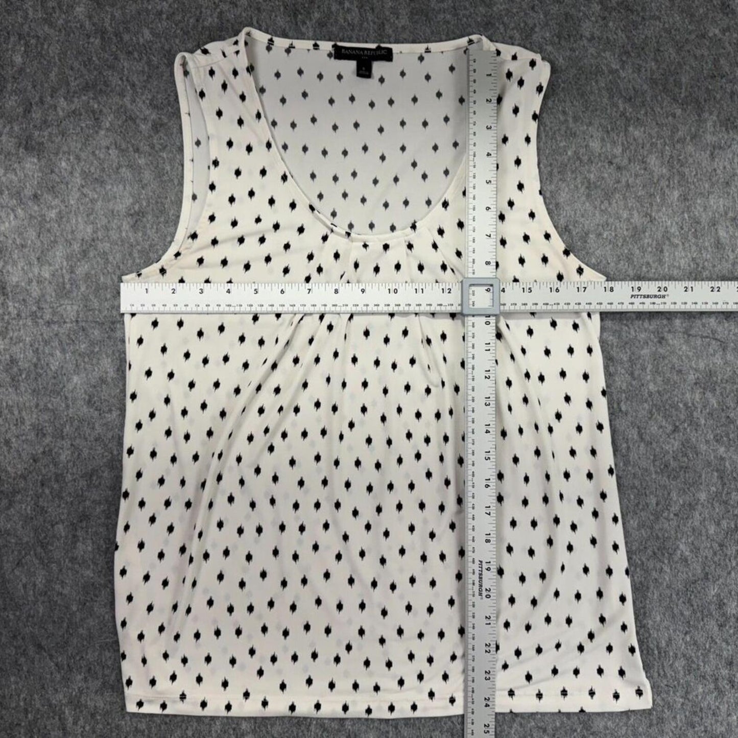 Banana Republic Women Top Sz S White Black Print Scoop Pleated Neck Sleeveless