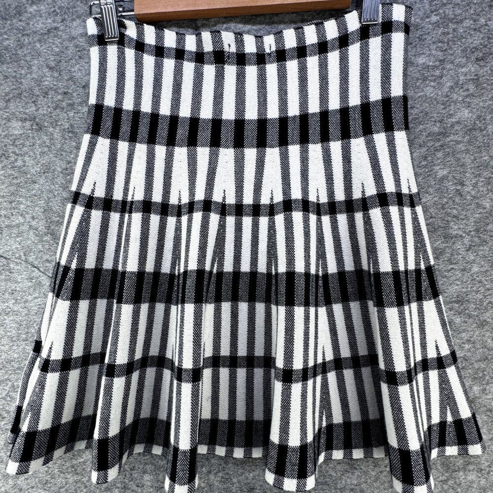 Max Edition Women Pull On Stretch Knit Flared Skirt Black White Stripes Size M/L
