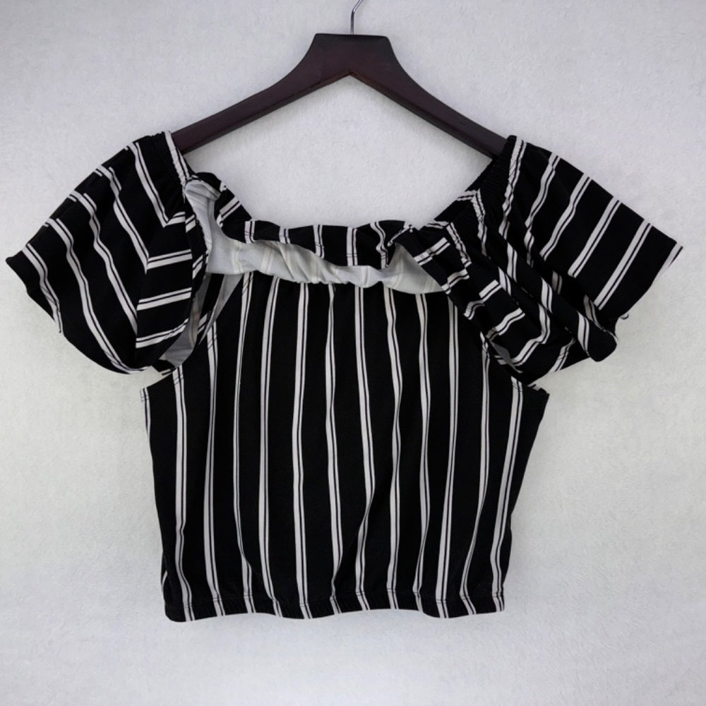 Feathers Ladies Crop Top Sz L Striped Black White Ruffled Sleeves