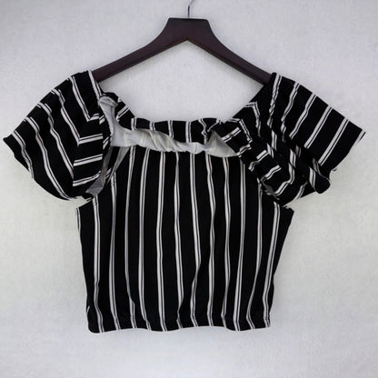 Feathers Ladies Crop Top Sz L Striped Black White Ruffled Sleeves