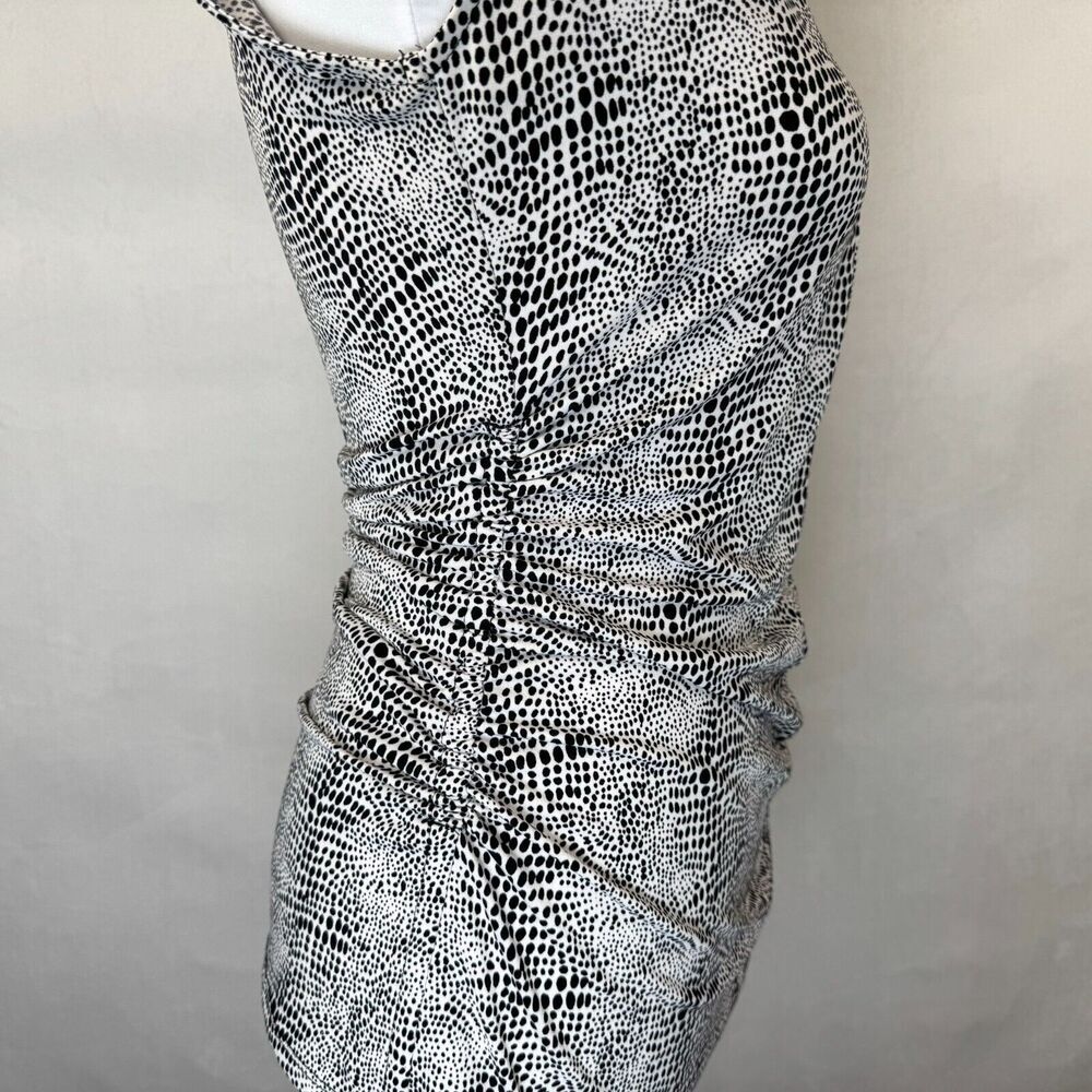 Vince Camuto Top Sz S VNeck Sleeveless White Black Print Pullover Side Ruching