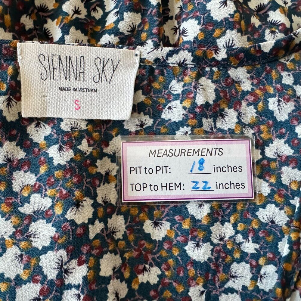Sienna Sky Crop Top Sz S Faux Wrap Blue Floral 3/4 Sleeve
