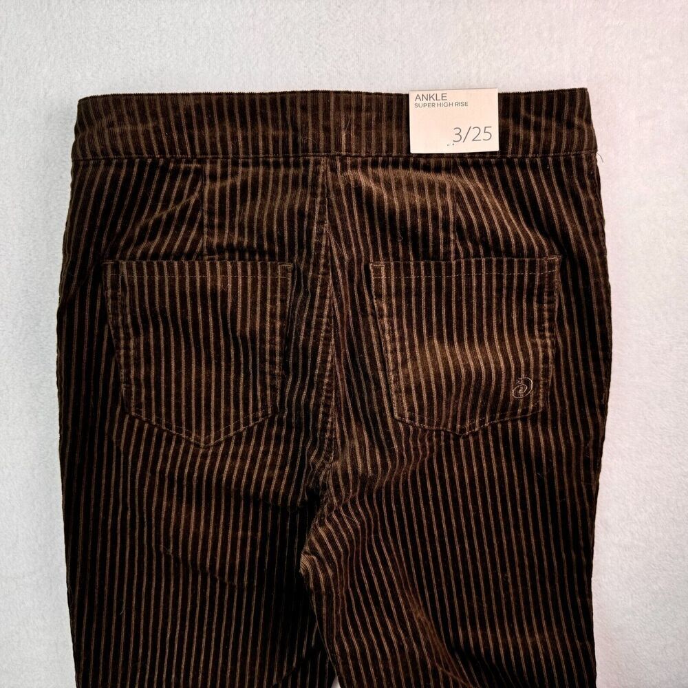 Indigo Rein Women's Skinny Pants Size 3 Brown Pinstripe Mid Rise Stretch