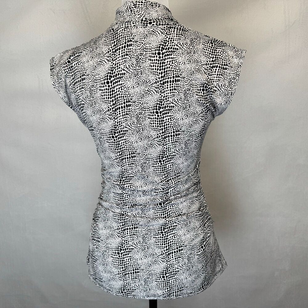Vince Camuto Top Sz S VNeck Sleeveless White Black Print Pullover Side Ruching