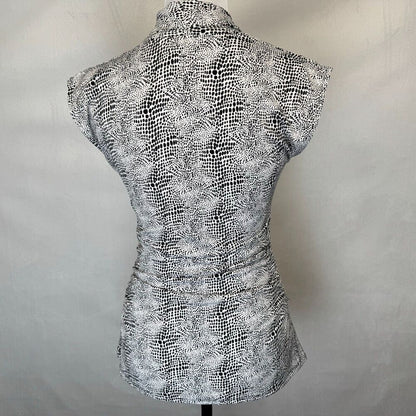 Vince Camuto Top Sz S VNeck Sleeveless White Black Print Pullover Side Ruching