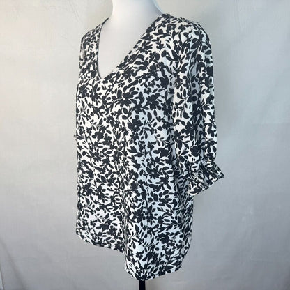 Well Worn Sz M White Blouse Black Floral Print Elbow Sleeve V Neck NWT B1968