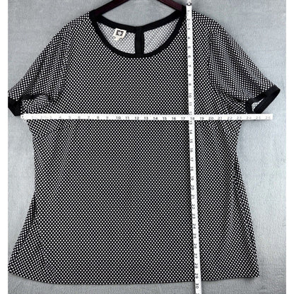 Anne Klein Top Sz 2X Black and white dots short sleeve