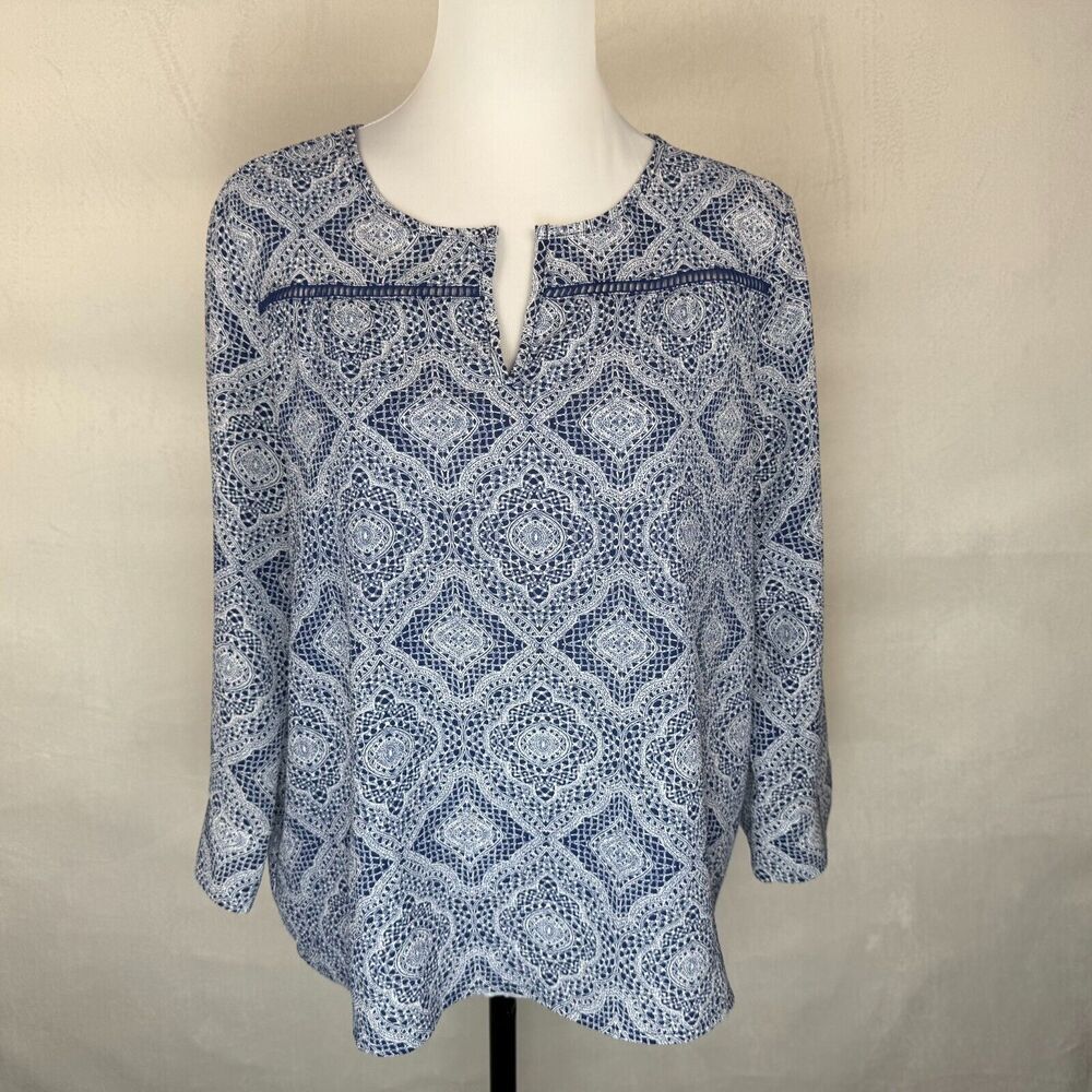 Fever Women Top Sz M Blue White Print Split Neck 3/4 Sleeve Ladder Trim