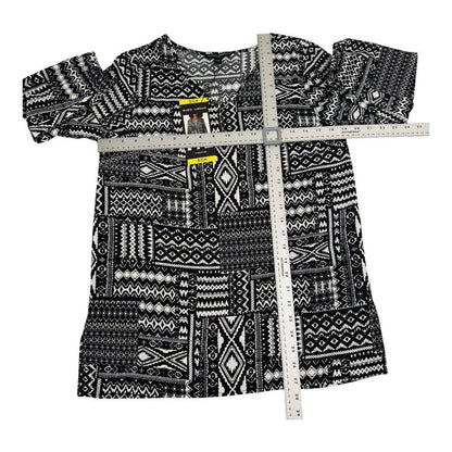 Mario Serrani Women Top SZ S NWT Geometric Black/White VNeck 3/4 Sleeve B2116