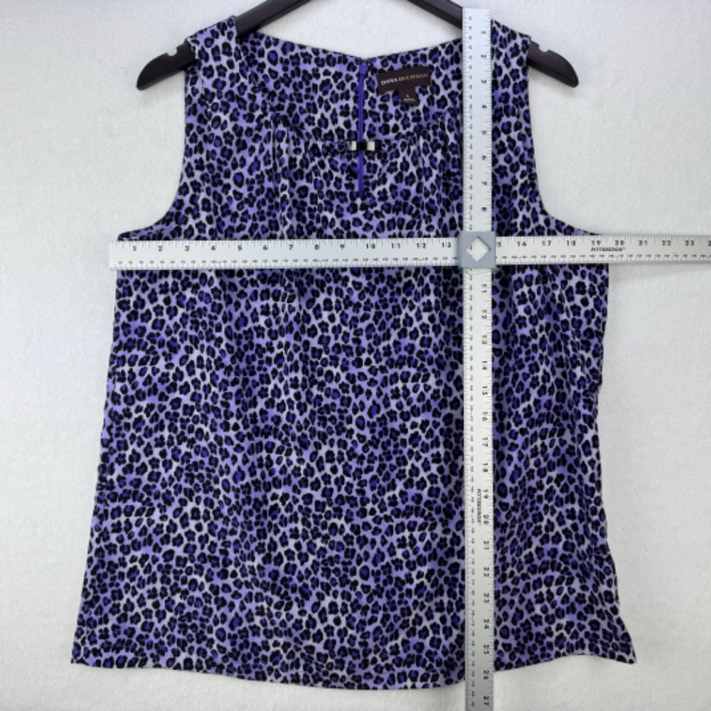 Dana Buchman Top Women Sz L Purple animal print sleeveless slight V-Neck clasp