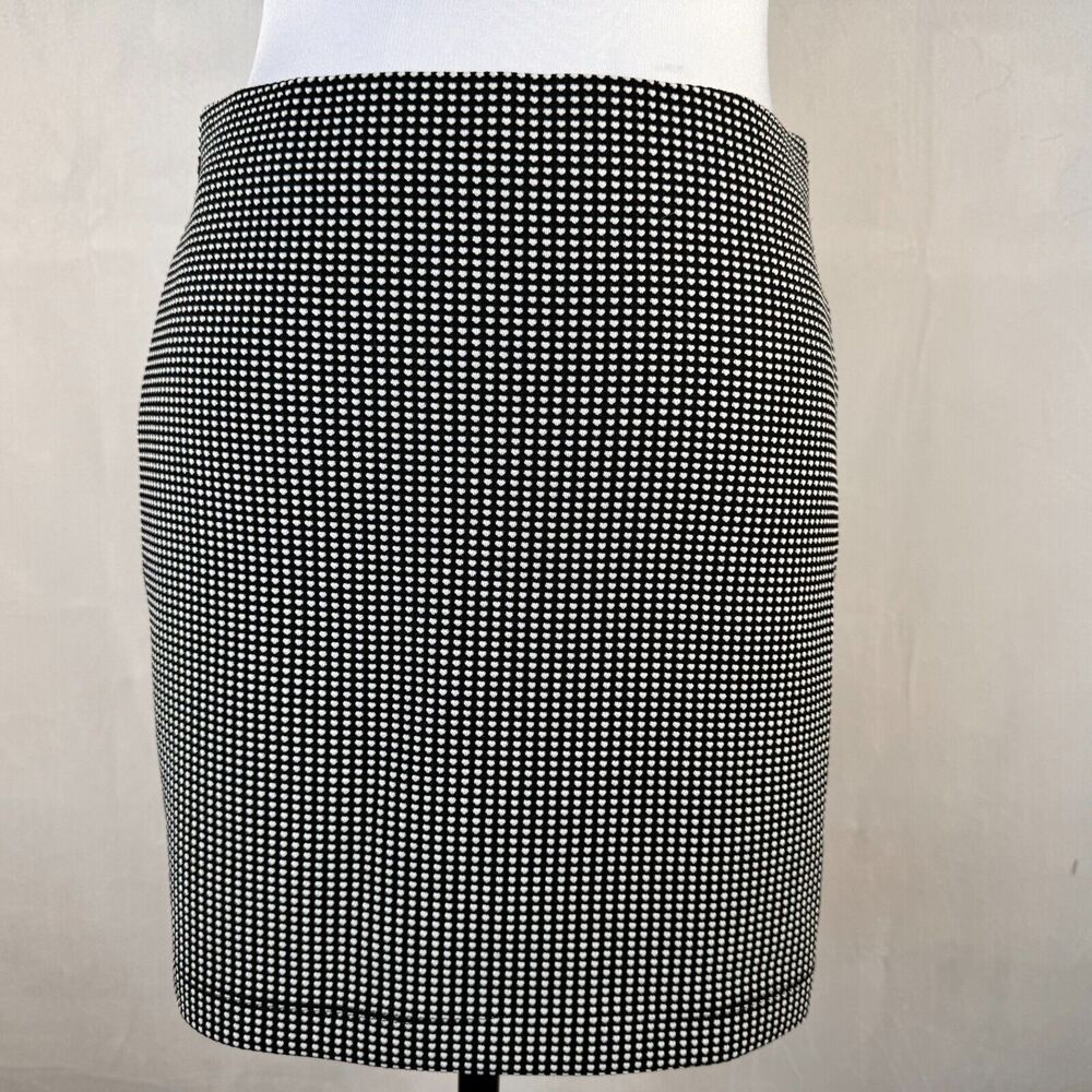 Forever 21 Mini Skirt Sz M Black white hearts stretchy mini bodycon