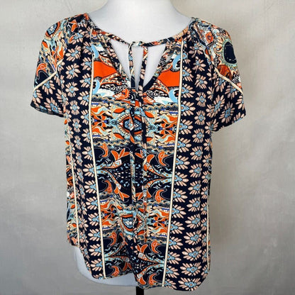 Angashion Top Sz M Black Multicolor Print Flutter Raglan Sleeve Split Neck Tie