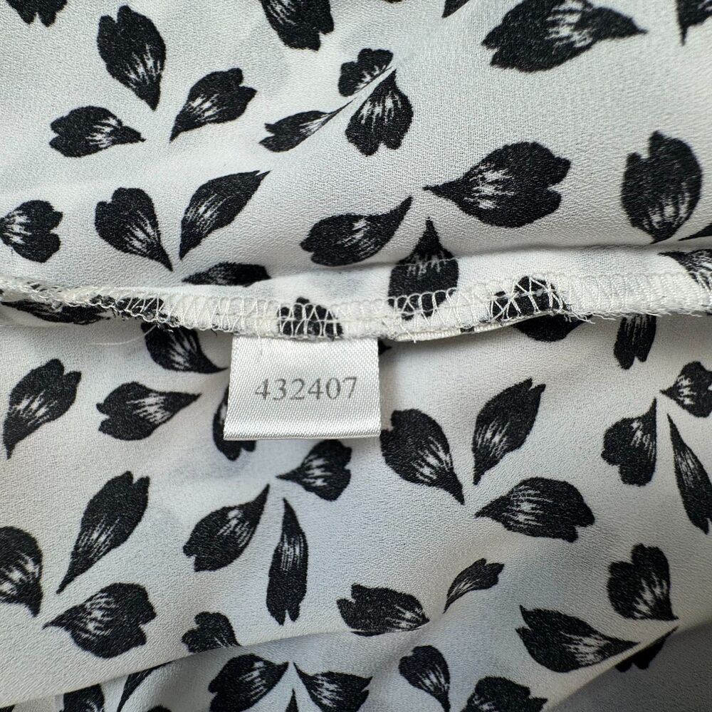 Ann Taylor Top Sz S White Black Print Split Neck Pleated Sleeveless Lightweight