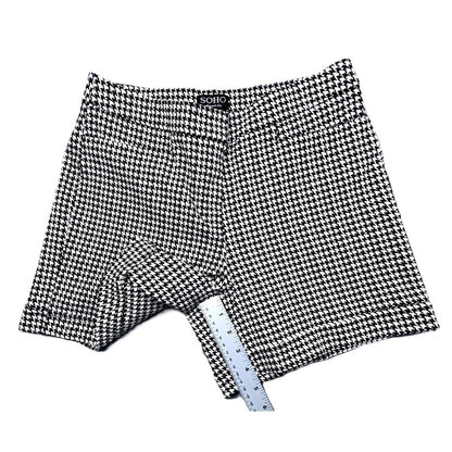 SOHO Women’s  Black & White Houndstooth Shorts w/ Pockets, Elastic - Size 6