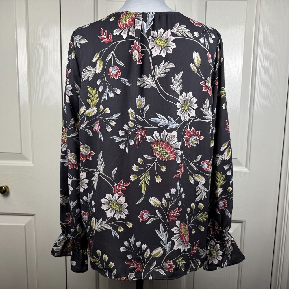 LOFT Women Blouse Sz M Charcoal Floral VNeck Long Sleeve Button Down Ruffle Cuff