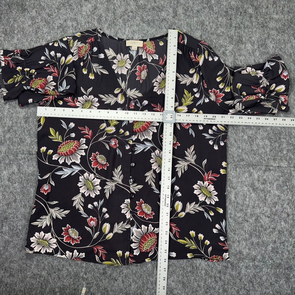 LOFT Women Blouse Sz M Charcoal Floral VNeck Long Sleeve Button Down Ruffle Cuff