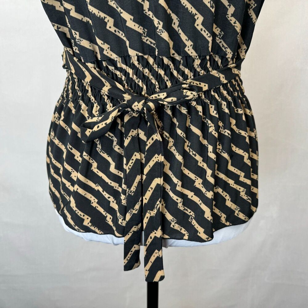 PSE Top Sz M Black Geometric Beige Print Split Neck Peplum Short Balloon Sleeve