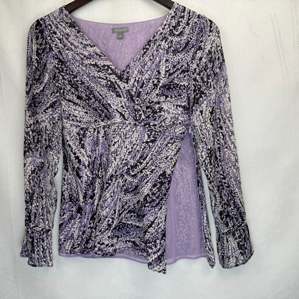Ann Taylor Top Sz 0 Black and Lilac Print V-Neck Long Sleeve Side Zip 100% Silk