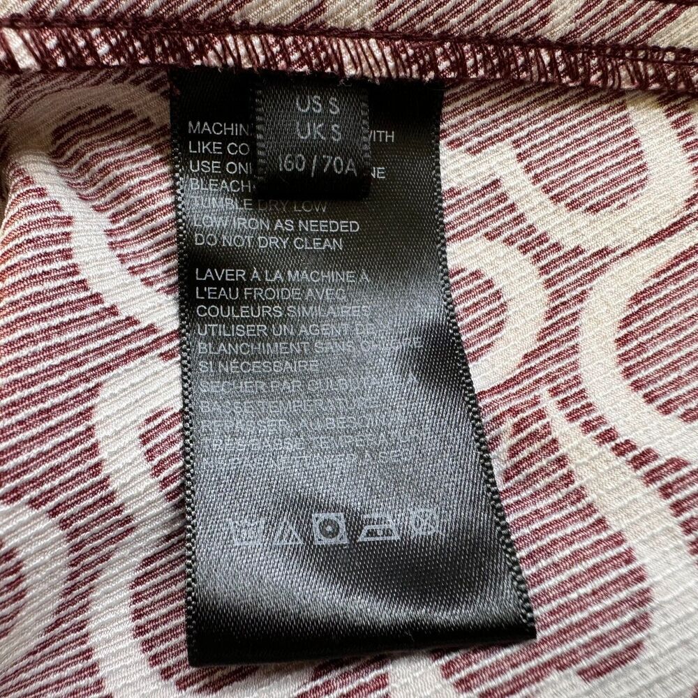 Urban Outfitters Mini Skirt Sz SP Burgundy All Over Print Hearts back zipper
