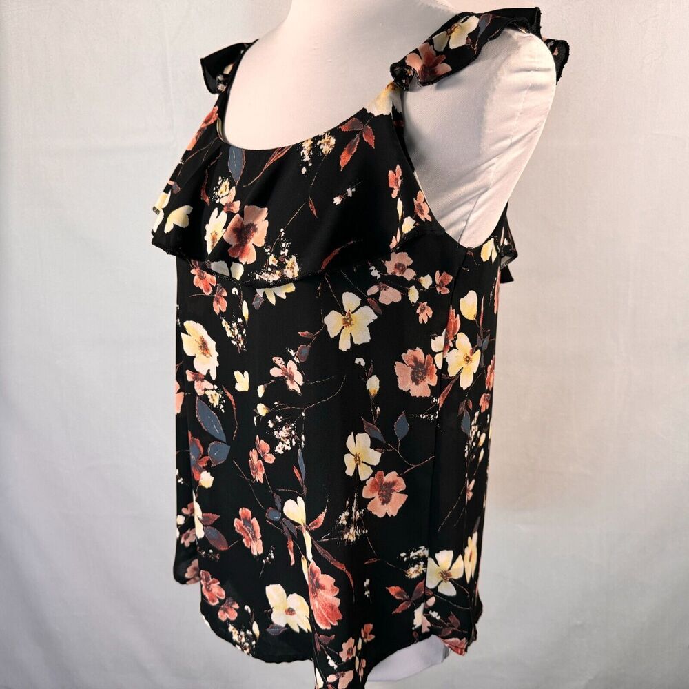 Maurices Floral Tank Sz S Black Peach Yellow Ruffled neck spaghetti straps