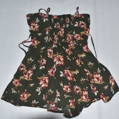 Xhilaration Sz M Green Floral Print Jumpsuit with wide leg short
