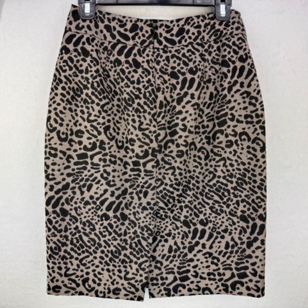 Calvin Klein Pencil Skirt Sz 4 zipper closure Taupe with black animal print